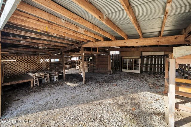 351 Plaza Ave, Louisville, KY 40218