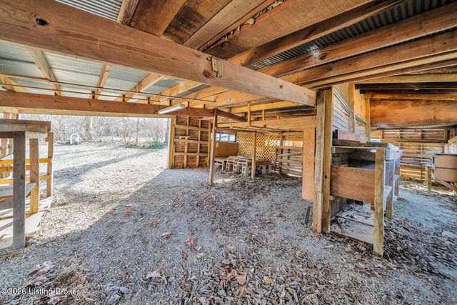 351 Plaza Ave, Louisville, KY 40218