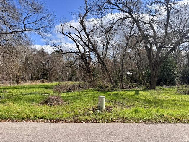 901 Avenue C, Huntsville, TX 77320