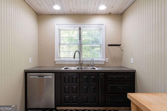 571 Buttrum Road Road NE, Adairsville, GA 30103