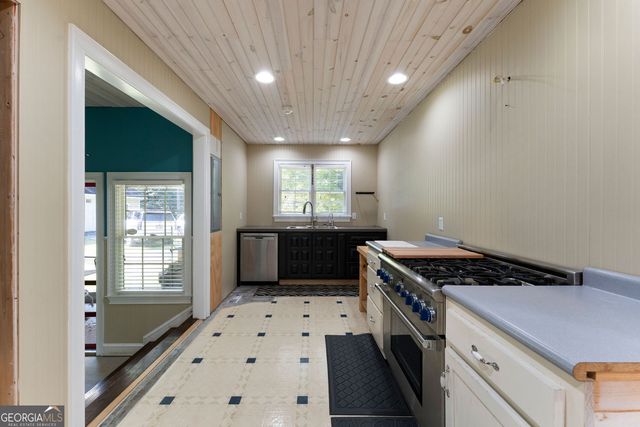 571 Buttrum Road Road NE, Adairsville, GA 30103