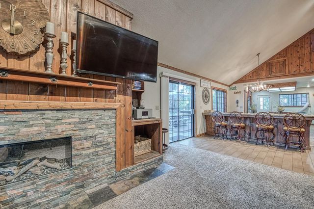 39095 Ridge Rd, Shaver Lake, CA 93664