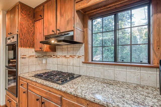 39095 Ridge Rd, Shaver Lake, CA 93664