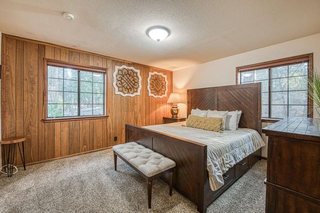 39095 Ridge Rd, Shaver Lake, CA 93664