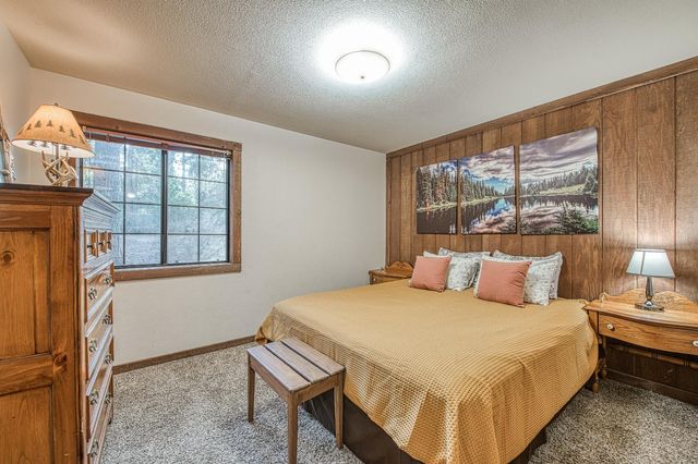 39095 Ridge Rd, Shaver Lake, CA 93664