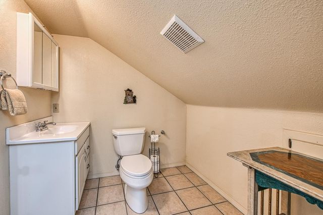 39095 Ridge Rd, Shaver Lake, CA 93664