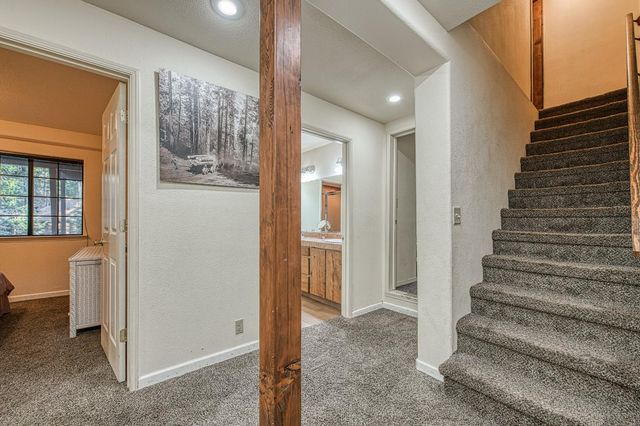 39095 Ridge Rd, Shaver Lake, CA 93664