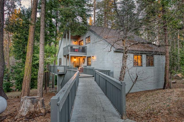 39095 Ridge Rd, Shaver Lake, CA 93664