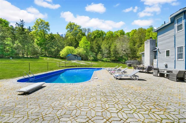 49 Stone Mountain Trail, Chester, NY 10918