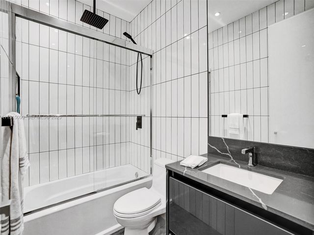 1617 Harrison St, Hollywood, FL 33020