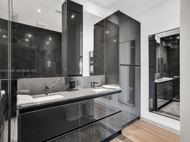 1617 Harrison St, Hollywood, FL 33020