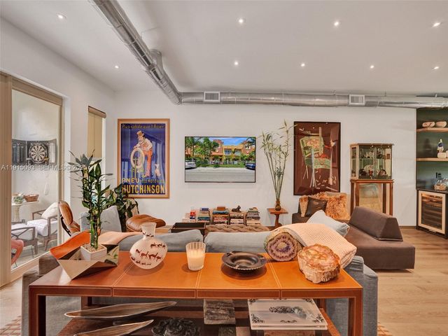 1617 Harrison St, Hollywood, FL 33020