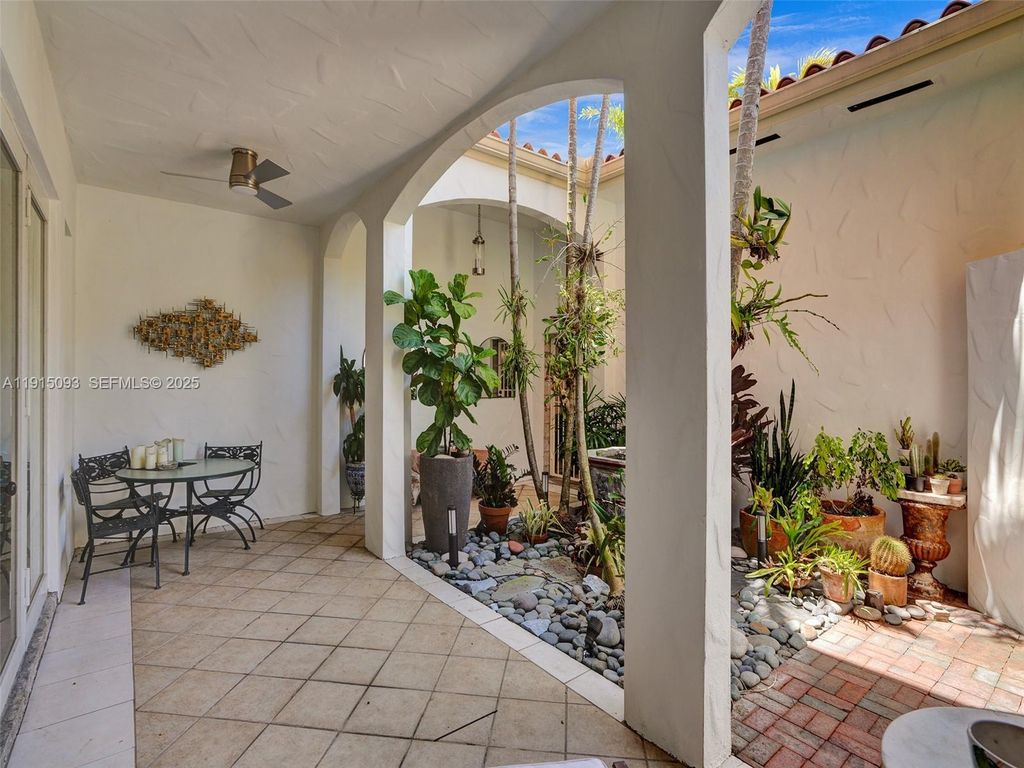 Image 16 of property listing at 1617 Harrison St, Hollywood, FL 33020