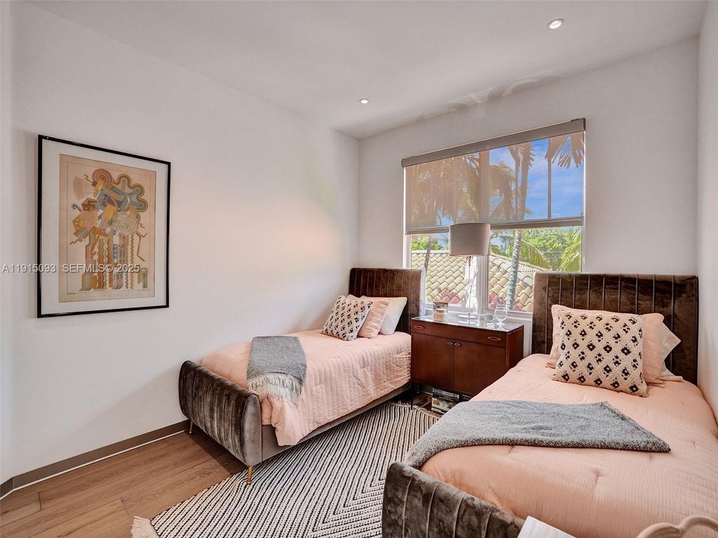 Image 23 of property listing at 1617 Harrison St, Hollywood, FL 33020