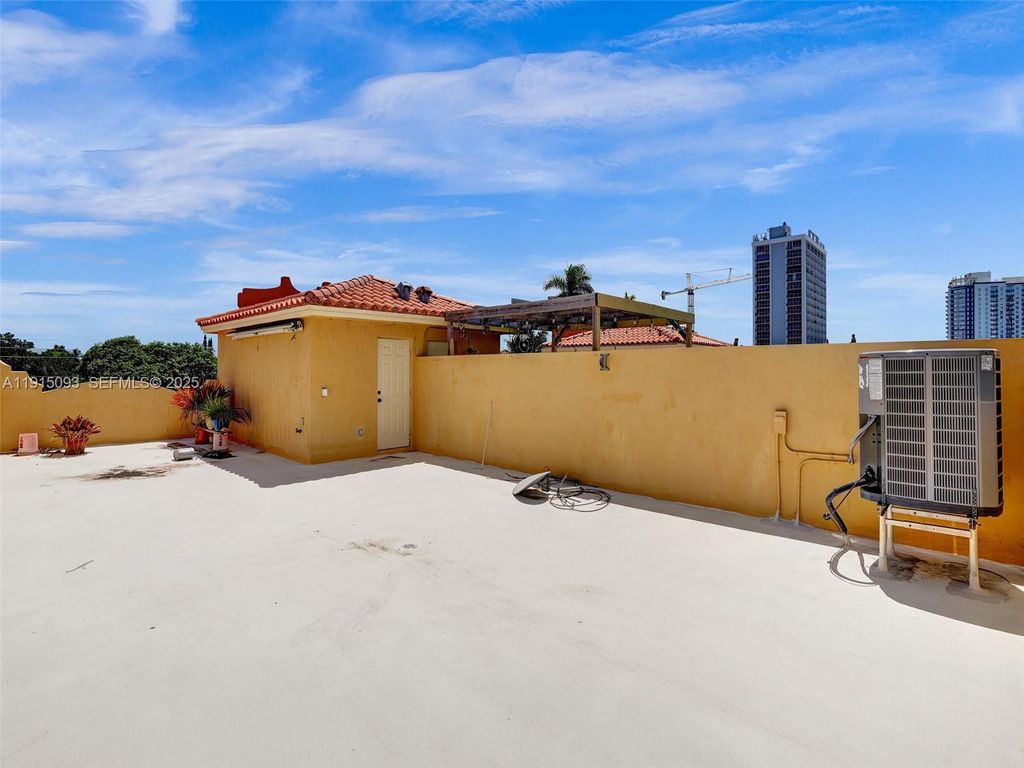 Image 40 of property listing at 1617 Harrison St, Hollywood, FL 33020