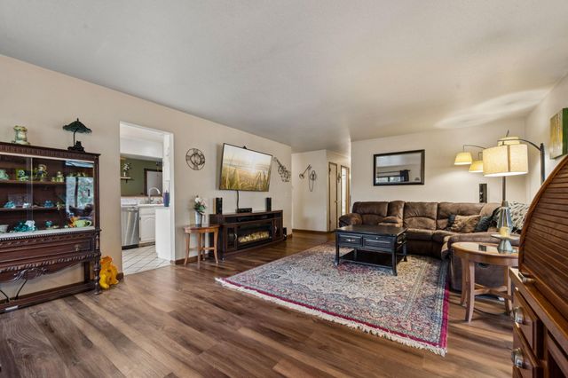 2217 Laramie Trail, Brooklyn Park, MN 55444
