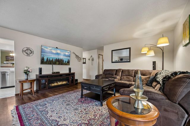 2217 Laramie Trail, Brooklyn Park, MN 55444