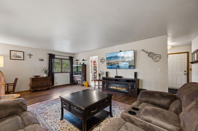2217 Laramie Trail, Brooklyn Park, MN 55444