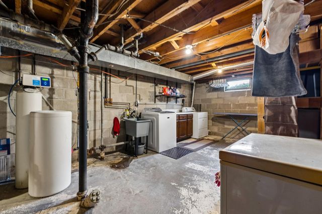 2217 Laramie Trail, Brooklyn Park, MN 55444
