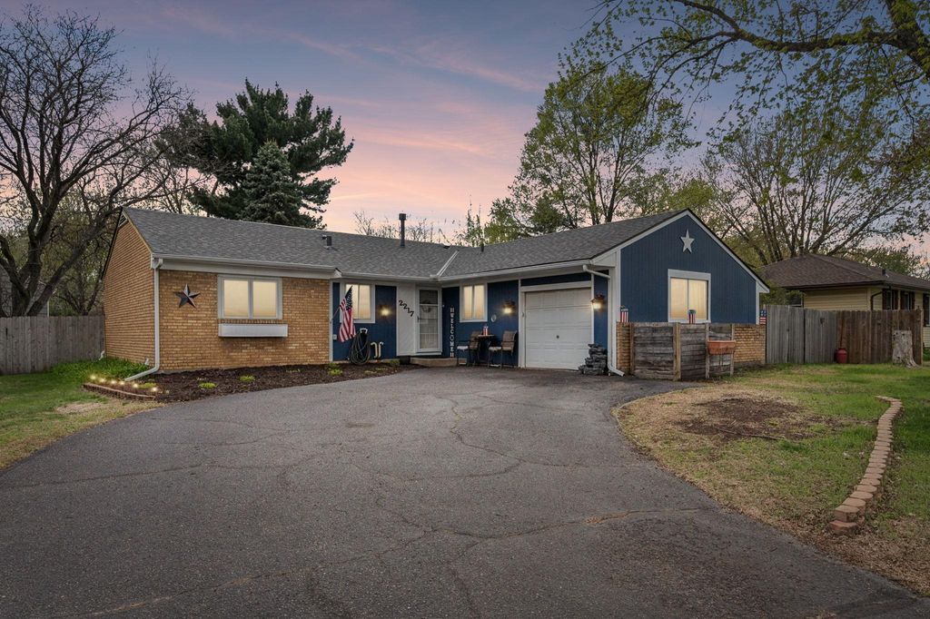 2217 Laramie Trail, Brooklyn Park, MN 55444