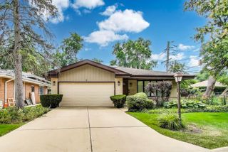 8015 W Church Street, Niles, IL 60714