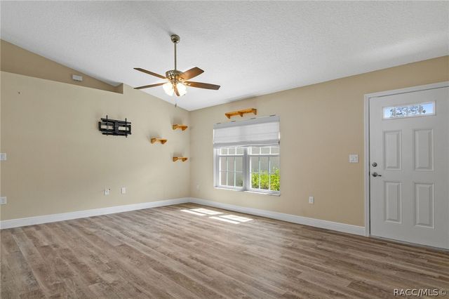 6898 N Preston Point, Citrus Springs, FL 34434