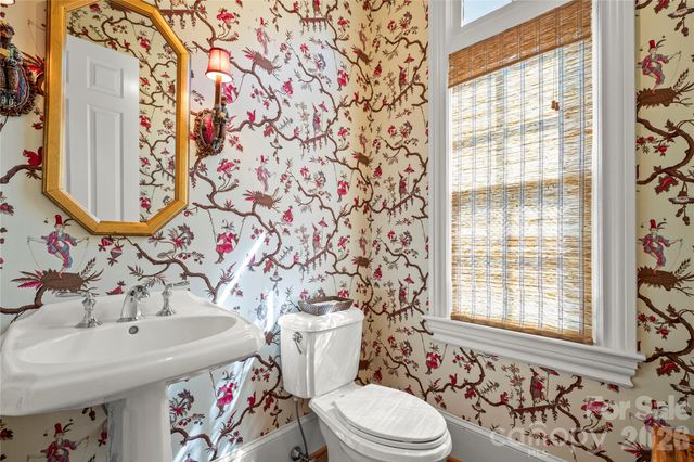 2046 Hopedale Avenue, Charlotte, NC 28207
