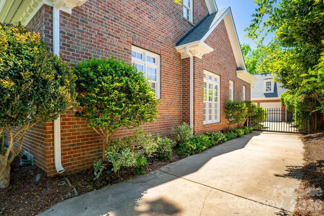 2046 Hopedale Avenue, Charlotte, NC 28207