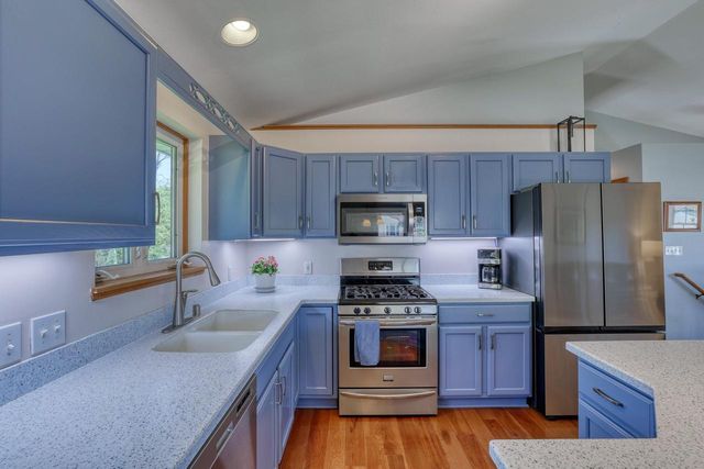 W3482 Washington DRIVE, Lake Geneva, WI 53147