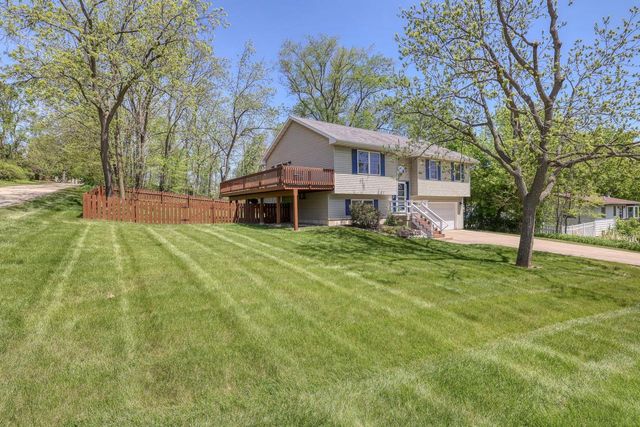W3482 Washington DRIVE, Lake Geneva, WI 53147
