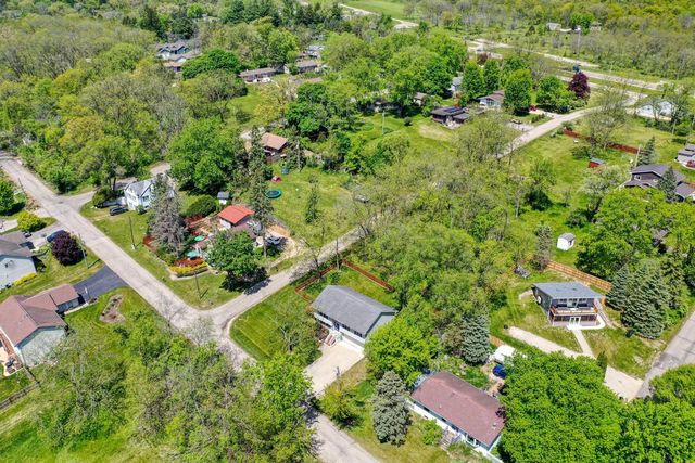W3482 Washington DRIVE, Lake Geneva, WI 53147