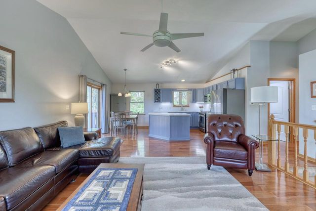 W3482 Washington DRIVE, Lake Geneva, WI 53147