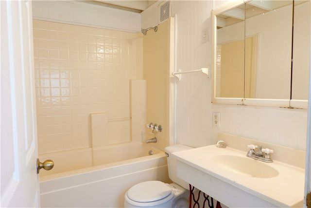 407 W Short Street, Fayetteville, AR 72701