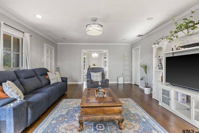 205 S Main Street, Winnsboro, TX 75494