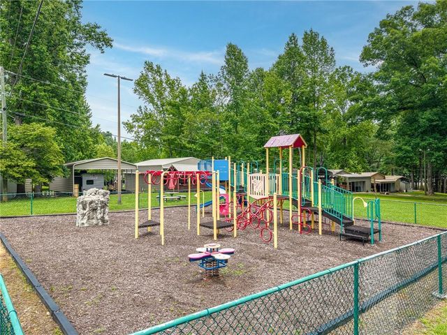 1332 Birch Lane NE, Ranger, GA 30734