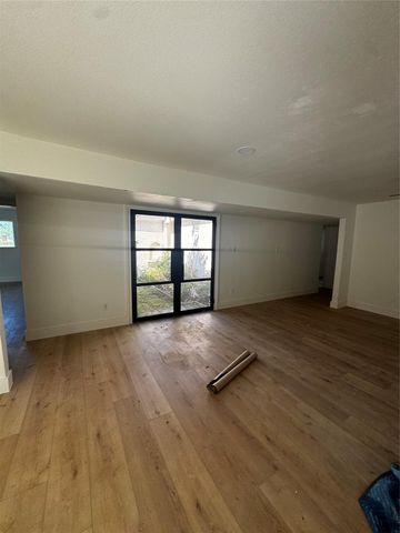 5851 S Braeswood Boulevard, Houston, TX 77096