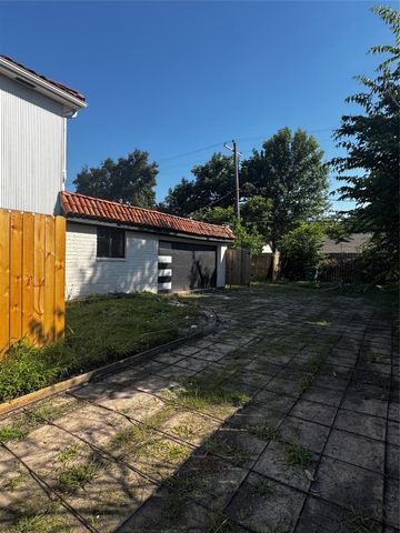 5851 S Braeswood Boulevard, Houston, TX 77096