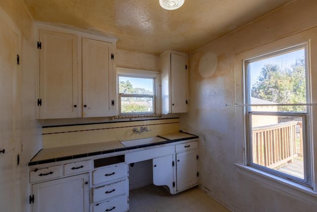 15 Lone Pine Avenue, Freedom, CA 95019