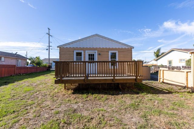 15 Lone Pine Avenue, Freedom, CA 95019