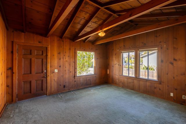 15 Lone Pine Avenue, Freedom, CA 95019