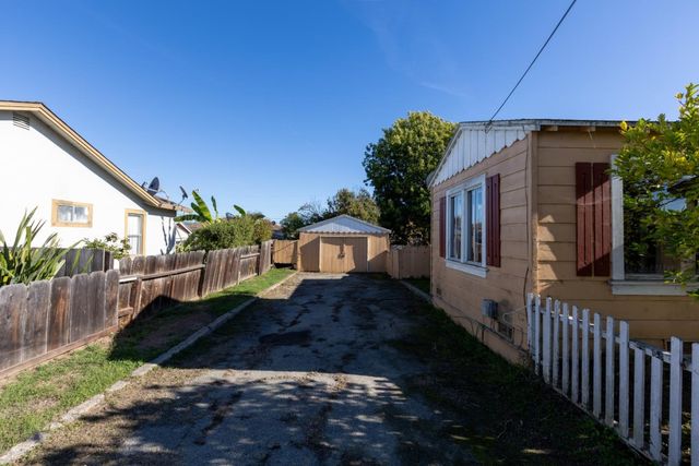 15 Lone Pine Avenue, Freedom, CA 95019