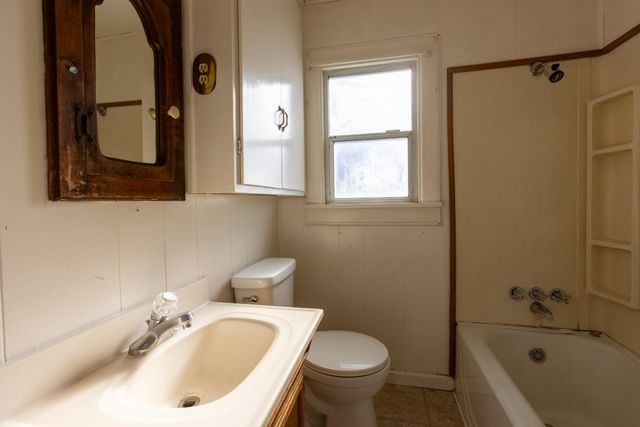 15 Lone Pine Avenue, Freedom, CA 95019