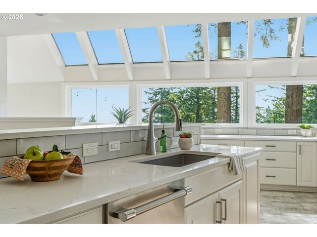 3046 Sw FAIRMOUNT Blvd, Portland, OR 97239
