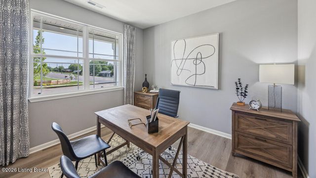 8103 Cedar Pointe Dr, Louisville, KY 40229