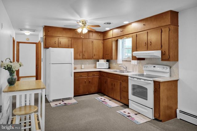 411 MCARTHUR AVE, Reading, PA 19607