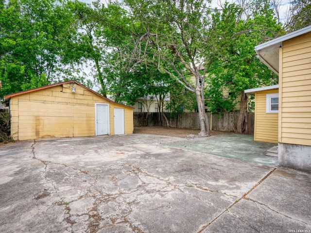 612 N Pine Street, San Antonio, TX 78202