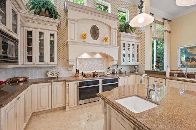 3678 Touch Of Class Court, Wellington, FL 33414
