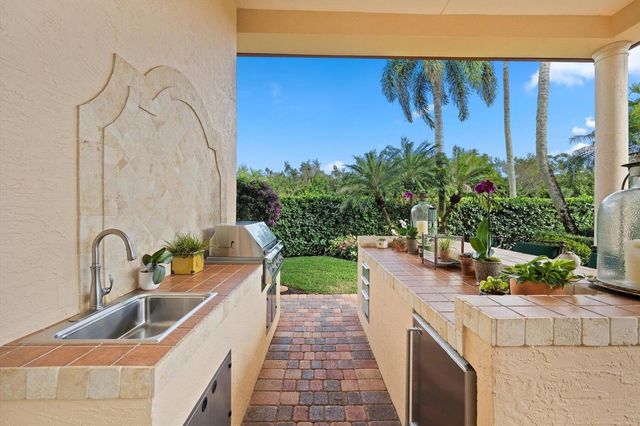 3678 Touch Of Class Court, Wellington, FL 33414