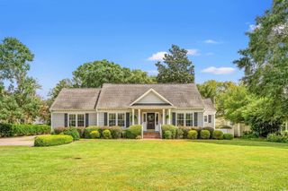 614 Lakeside Dr., Conway, SC 29526