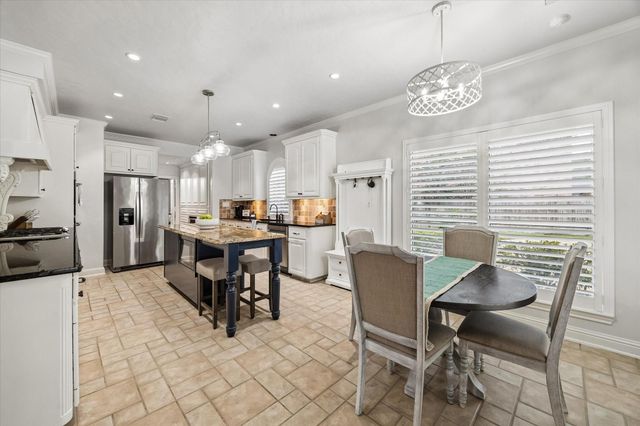 2806 Whispering Fern Court, Kingwood, TX 77345